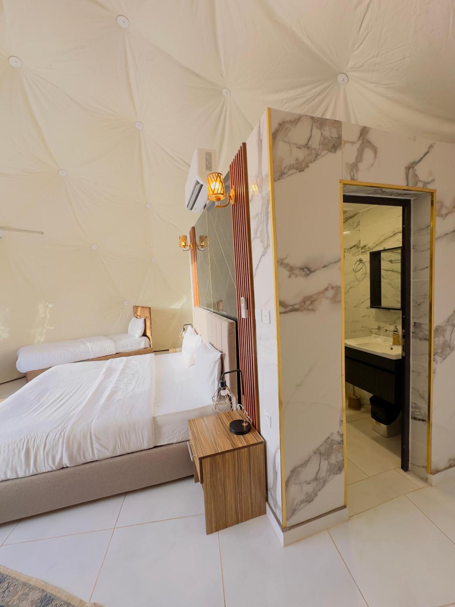 Rum Four Mountain Luxury Camp 瓦迪拉姆 外观 照片